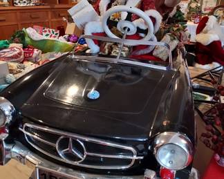Mark Roberts "Mercedes Benz Santa". Limited edition 105 of 500.