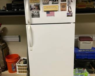 Frigidaire refrigerator - excellent condition and very clean 