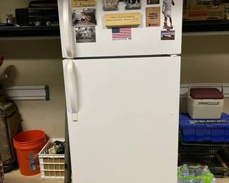 Frigidaire refrigerator - excellent condition and very clean