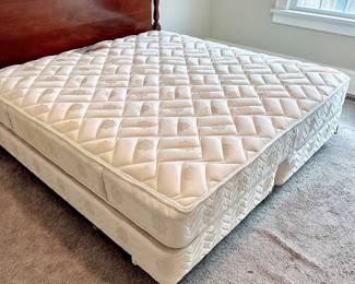 KING ORDEREST GOLDEN ORDERPEDIC III PARK PLACE MATTRESS & BOXSPRINGS