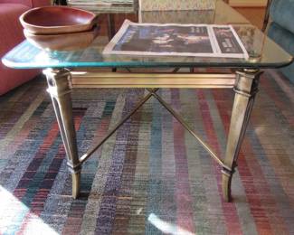 nice area rug and coffee table