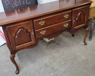 Broyhill Mahogany Buffet 