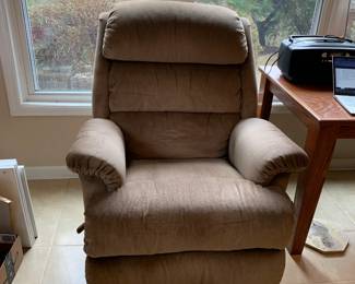 #101	La-Z-Boy Rocker Recliner	 $75.00 
