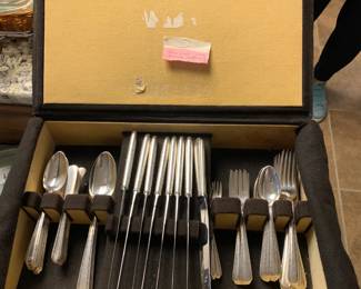 #175	1948 Alvin Plate - 8 place settings w/box	 $45.00 
