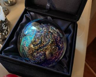 #140	Glass Eye Studio Glass Paperweight Signed by Artist w/Velvet Case	 $75.00 
