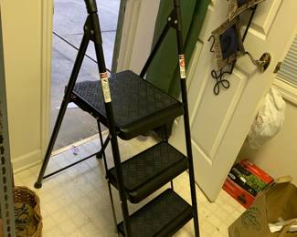 #123	3 Step Safety Ladder	 $35.00 
