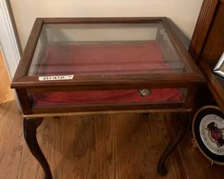 #4	Flip Top Queen Anne Leg Display Table 23x18x24	 $125.00 
