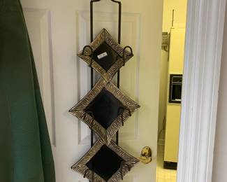 #119	Plate Rack with 3 Plates	 $20.00 

