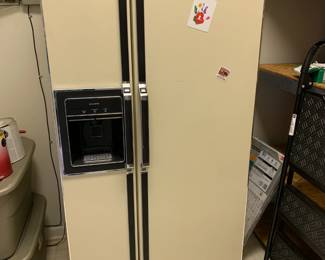 #120	Kenmore Side by Side Refrigerator 33" Wide	 $100.00 
