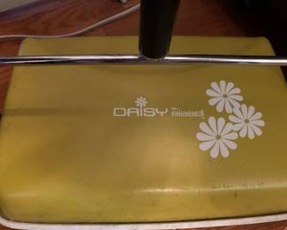 #162	Bissell Daisy Carpet Sweeper Vintage 1960s	 $25.00 
