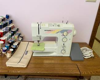 Bernina 1010 sewing machine and sewing table 