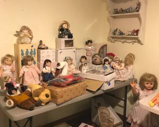 Dolls, many collectible!