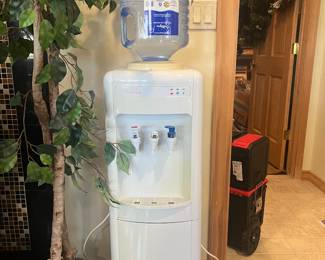 Sunbeam Water Dispenser 