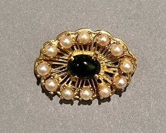 14K Yellow Gold Nephrite Jade and Pearl Pin Circa