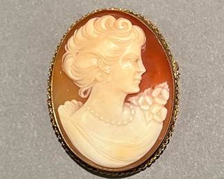 18K Gold Cameo Brooch/Pendant 
