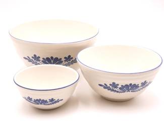 Pfaltzgraff Yorktowne Ceramic Nesting Mixing Bowls (Set of 3) 