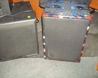 Music speakers & Stereo equipment