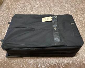 #8018 • Concourse Suitcase