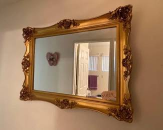 #4008 • Mirror, Floral Wall Decor and Pictures
