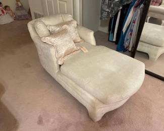 #8000 • Chaise Lounge