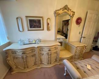 #6000 • 4 Piece Bedroom Set