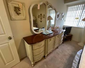 #5000 • 4 Piece Bedroom Set