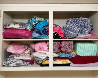 #4000 • Blankets, Towels, Slippers, Bed Sheets & Pajama’s