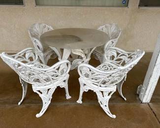 #11010 • Patio Table with 4 Chairs