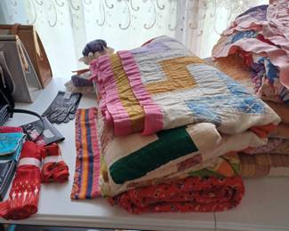 OMG several awesome quilts!