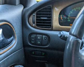 CONTROLS, DRIVER'S SIDE