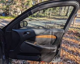 FRONT DOOR, PASSENGER SIDE