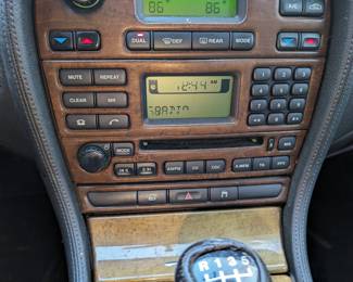 THE DISPLAY ISN'T DISPLAYING PROPERLY, BUT DOES WORK (DOESN'T DISPLAY INCORRECT INFORMATION)