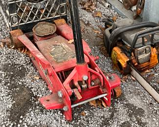 3-1/2 Ton Floor Jack -  Poulan 18" Chain Saw
