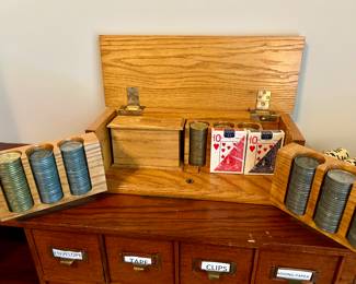 metal coins/poker set in wood case