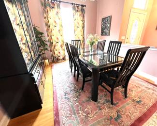 Broyhill Dining Room Table with 6 Chairs 
