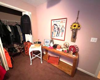 Foyer Table - White Table - Decor…