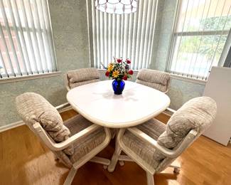 Dinette Table with Leaf and Caster Chairs 