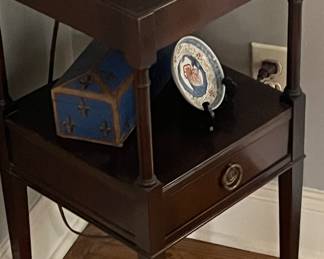 Fabulous size mahogany two tier table 