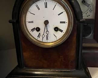 Jerome & Co cottage shelf clock