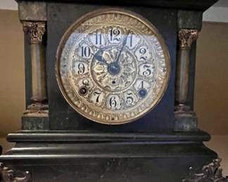 Old Seth Thomas mantle clock