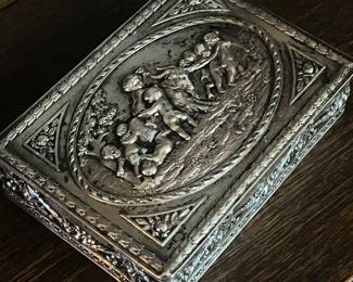 Stunning Repousse box in 800 silver circa 1880