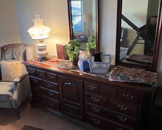 Thomasville cherrywood bedroom suite