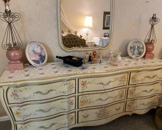 TRIPLE DRESSER WITH MIRROR - DRAWERS ARE LINED
