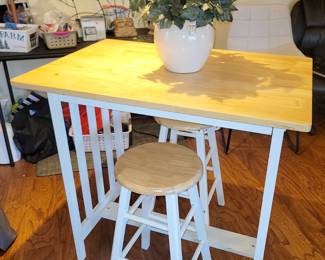 Bistro set/kitchen island
