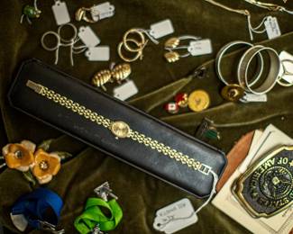 Vicence 10K Women's Watch