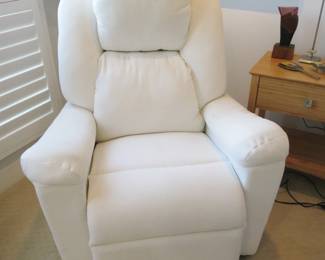 Plush Electric Recliner Chair