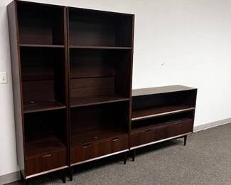 $175 USD      Mid Century Style 4 piece Entertainment Center/Bookcase WDI224-15    Transform your living space with our Mid Century Style 4 piece Entertainment Center/Bookcase! This versatile and stylish piece combines functionality with modern design, perfect for organizing your entertainment center or displaying your favorite books. Elevate your home decor with this must-have addition. The piece can be disassembled into 4 parts.

Dimensions: 97 x 14.5 x 72.5H in

Condition: Used and in good condition. Minor signs of wear commensurate of use and age. 

Location: Local pick up Portland, OR 97224.  Shipper suggestions available upon request.      https://goodbyhello.com/products/copy-of-set-of-2-pier-1-imports-rattan-side-chair-wdi224-14?_pos=26&_sid=f1836dac0&_ss=r