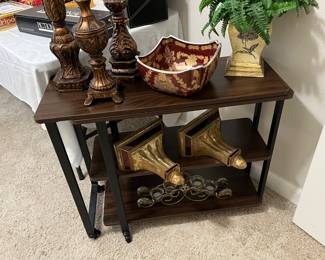 Side table which folds for a wraparound table