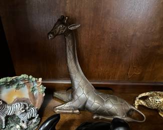 giraffe figurines