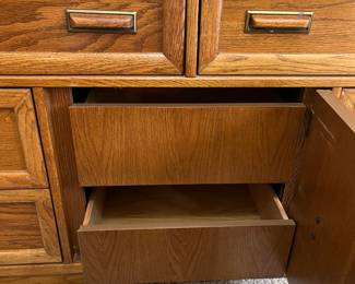 middle door opens for 2 drawers